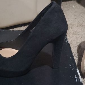 Torrid black platform pump